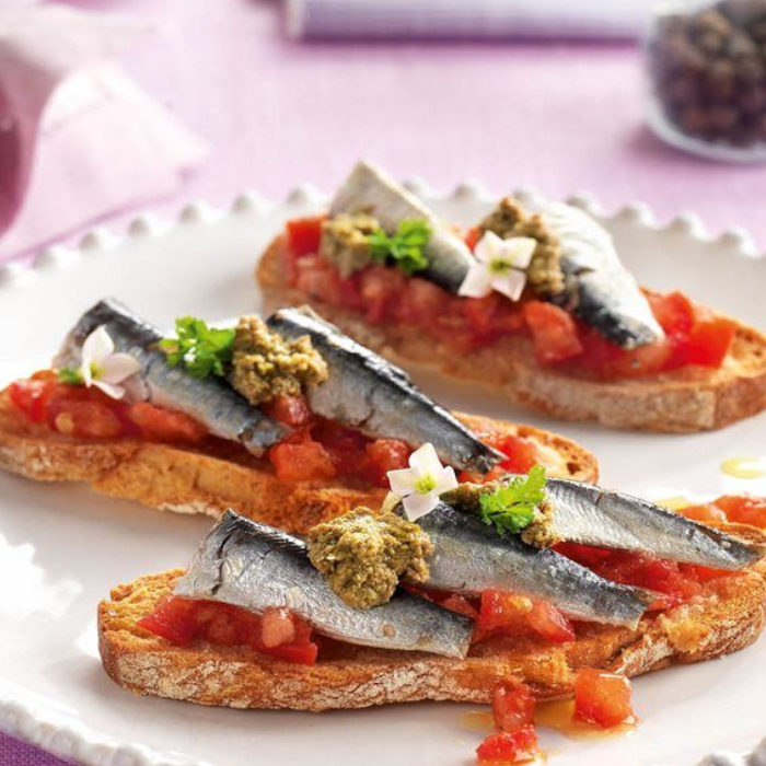 Sardine with Tomato and Olive Pate | Sardinas con Tomate y Pate de Aceitunas