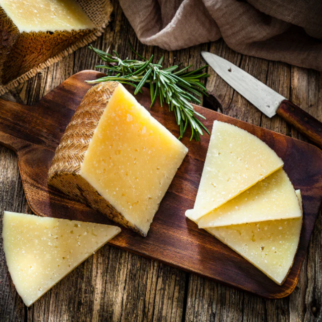 Manchego Aged 18 Months (Anejo) Sheep Cheese P.D.O | Queso  Manchego D.O.P. Anejo de Oveja 18 meses